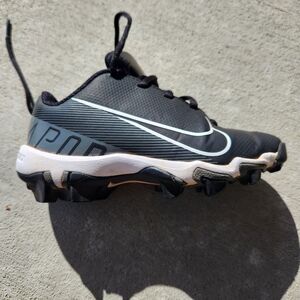 Nike Black and White Baseball Cleats